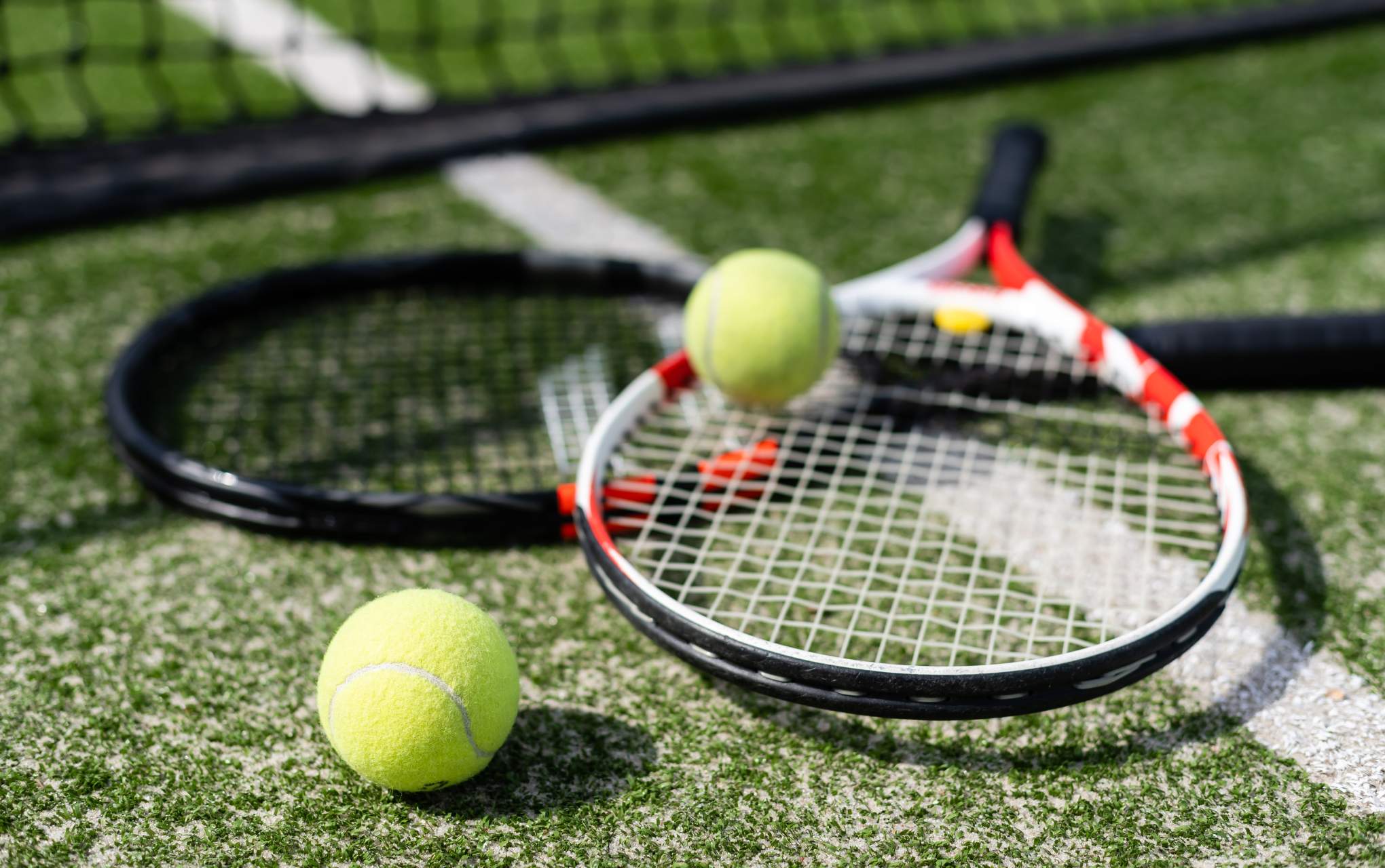 Raquetes de tenis falsificada normalmente tem Preço Muito Abaixo do Normal